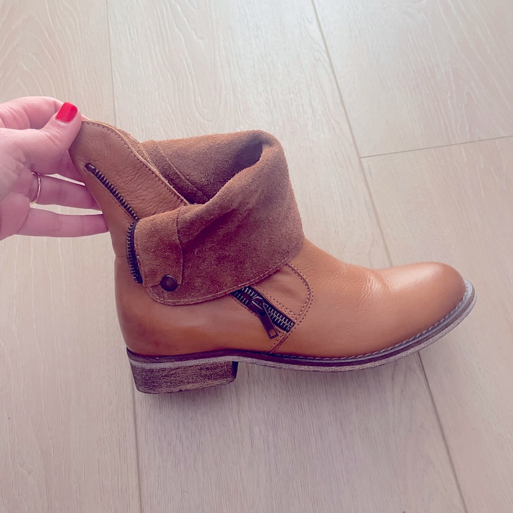 Steve Madden Boots. Size 8.5.